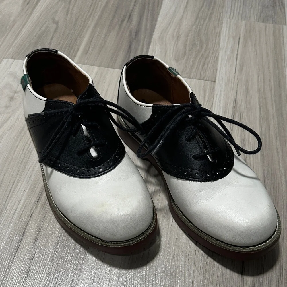 School Issue Vintage Girls Varsity Black and White Oxfords Size 2.5